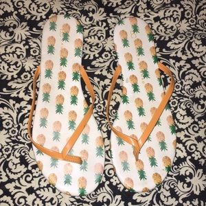 Lauren Conrad pineapple fillip flood